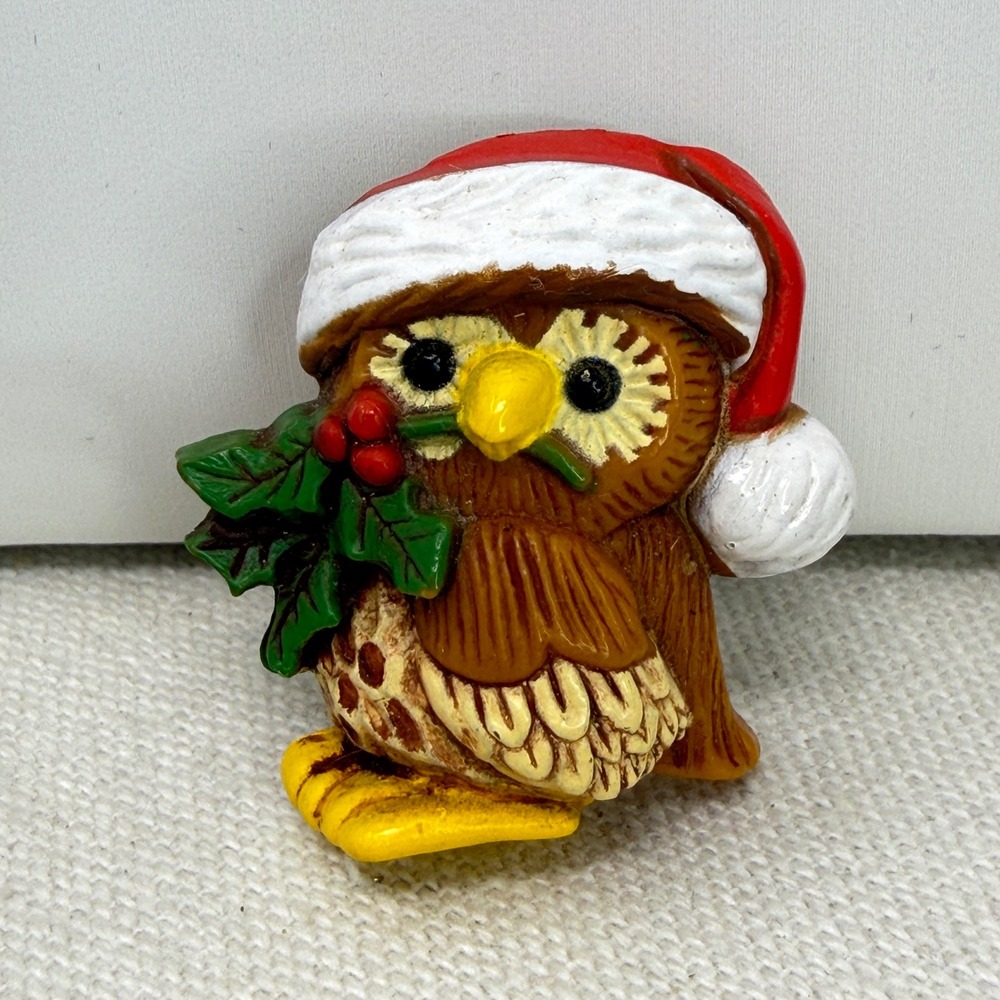 Hallmark Cards Inc Owl Christmas Santa Hat Holly Brooch Pin‎ Retro Kitsch